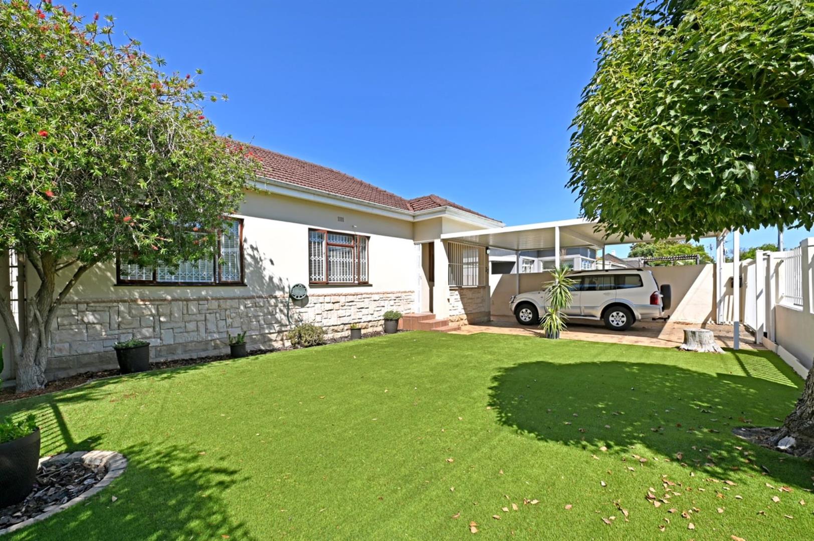 House (Single Storey) · 3 bed · in Plumstead, Cape Town