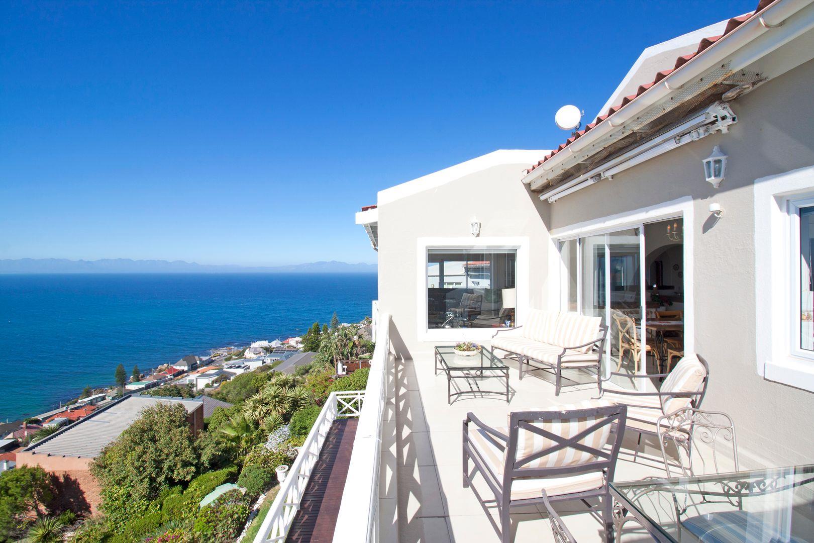 House · 4 bed · in Fish Hoek, Western Cape